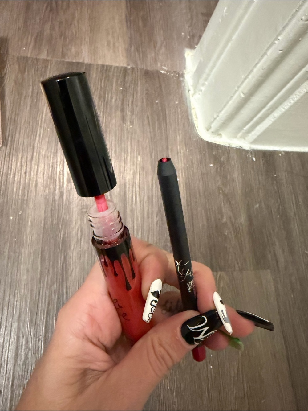 Kylie Lip Kit- color & lipliner- BOSS